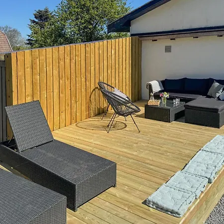 4 Bedroom Gorgeous In Feriehus Allinge-Sandvig