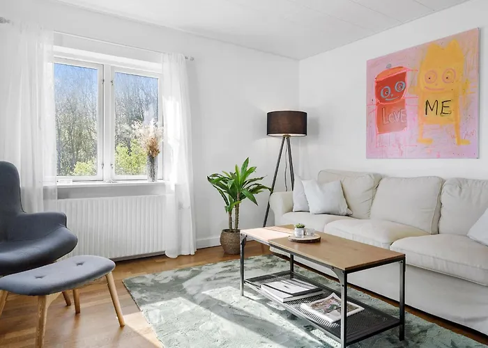 4 Bedroom Gorgeous In Allinge-Sandvig