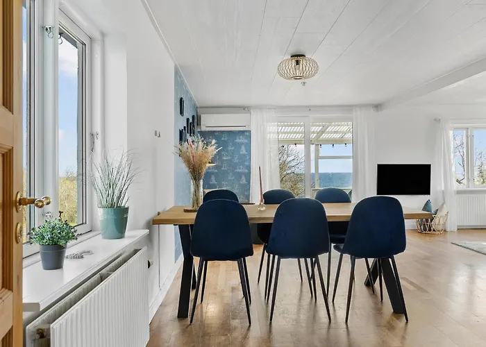 Сasa de vacaciones 4 Bedroom Gorgeous In Allinge-Sandvig