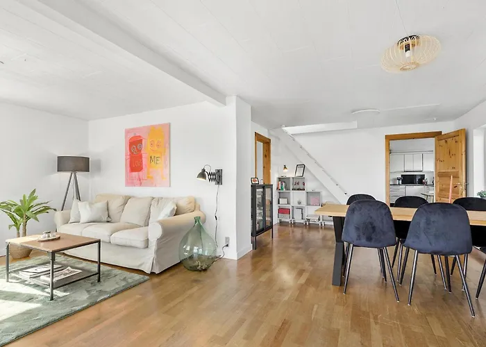 Сasa de vacaciones 4 Bedroom Gorgeous In Allinge-Sandvig